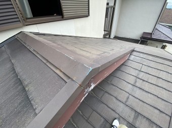 棟違い屋根になっているひたちなか市のスレート屋根