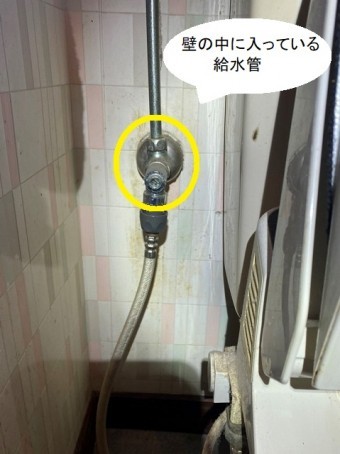 トイレの止水栓が水漏れが発生している所とつながっている