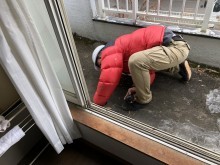 ベランダの立ち上がり確認サッシ緩衝部