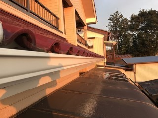 交換工事が終わった軒樋