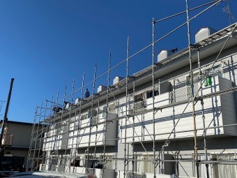 西面前面に掛かった足場