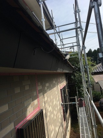 新規雨樋金具施工