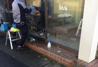 一般のクリーナーを使用