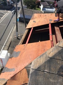 屋根下地剥がし2