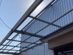 波板が撤去された状態の庇屋根