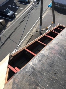 屋根下地剥がし