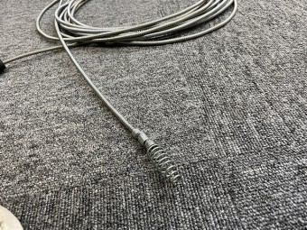 詰まりを解消するワイヤーブラシの先端