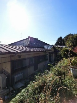葺き替える前の建物の様子