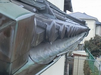 機能不良を起こしていた銅製の雨樋