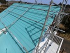 屋根カバー工事が完了した金属屋根