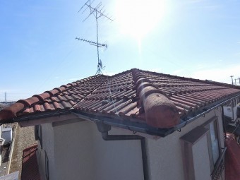 現地調査にお伺いしたモニエル瓦屋根