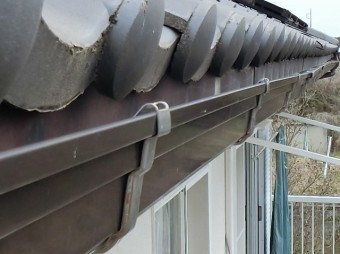 雨樋工事前の、ひたちなか市の機能不良雨樋