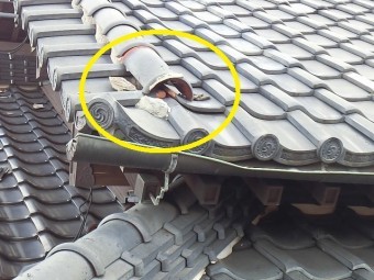 屋根の部位である風切丸の破損
