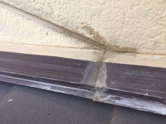 補修跡のある水切り板金部