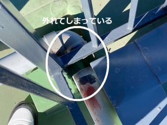 外れてしまった大型這い樋