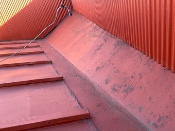 複雑な屋根に谷板金