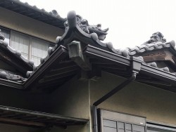 雨樋補修前の茨城町の雨樋