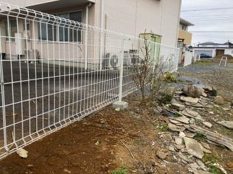 フェンスを設置して完了です