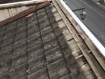 捨て唐草を付けた笠木の下地