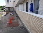 水戸市のバルコニーは笠木を取り付け雨仕舞いが完了し耐震性もアップしました