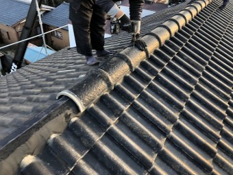 冠瓦施工中