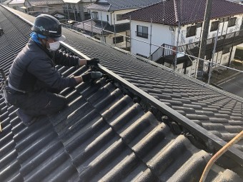 エコランバーを設置する職人