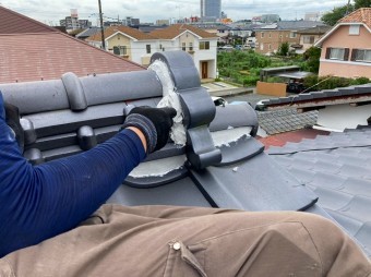 水戸市の和瓦屋根の鬼瓦に鬼巻き漆喰の施工しています