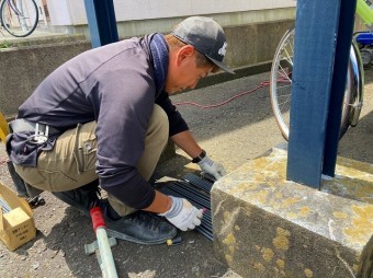 水戸市のフェンス工事で鉄筋アンカーを切っています