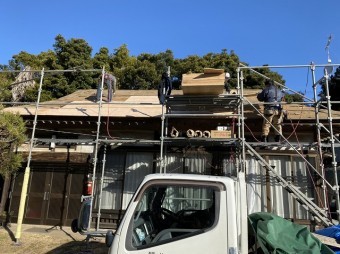 増し貼り工事正面から撮影
