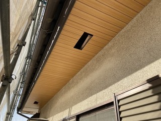 施工途中の南側軒天