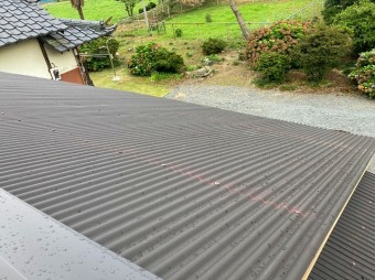水戸市の波トタン屋根完成間近