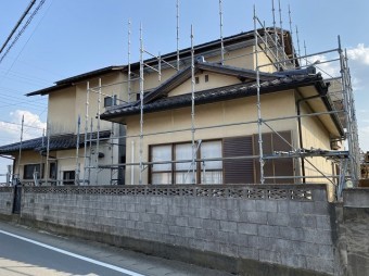 結城市の現場でガッチリかかった足場