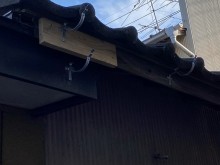 腐食していた鼻隠し板を補強し支持金具を施工