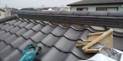 ひたちなか市の漆喰詰め直し施工前の大棟