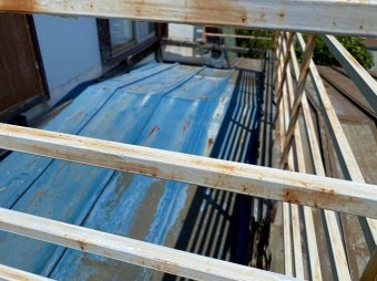 解体前のベランダの囲い