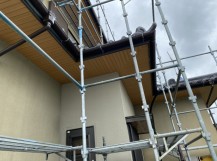 重ね張り施工が完了した水戸市内の軒天