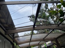古河市で新しく交換した二枚のポリカ平板クリアー色