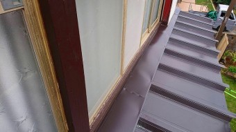 日立市で葺き留めの雨押え板金設置