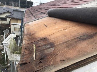 屋根下地浸水