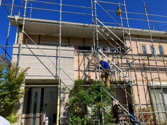 常陸太田市のスレート屋根改修カバー工事始まりました