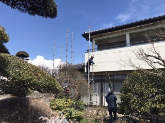 外壁塗装前足場設置西側