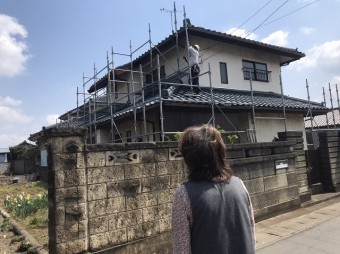 八千代町で波板の上に施工するプロの技術