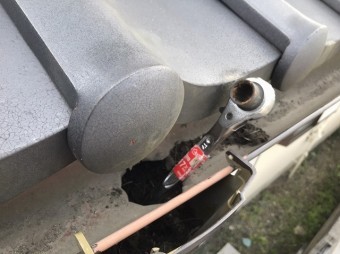 水戸市で集水器に詰まった土を取り除く