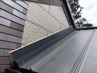 鹿嶋市でガルバリウム鋼板で雨押え板金工事完了