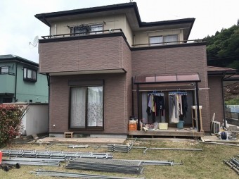 城里町外壁塗装前の足場施工南側