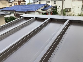 カバー工法が完成した棟付近