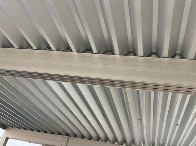 施工前の笠間市の車庫の折板屋根