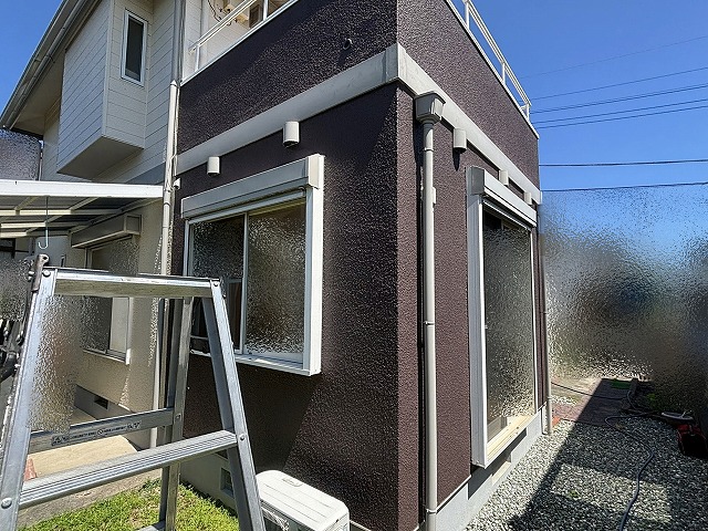 日立市の雨水が漏れ内部の柱が腐食した施工前の外壁