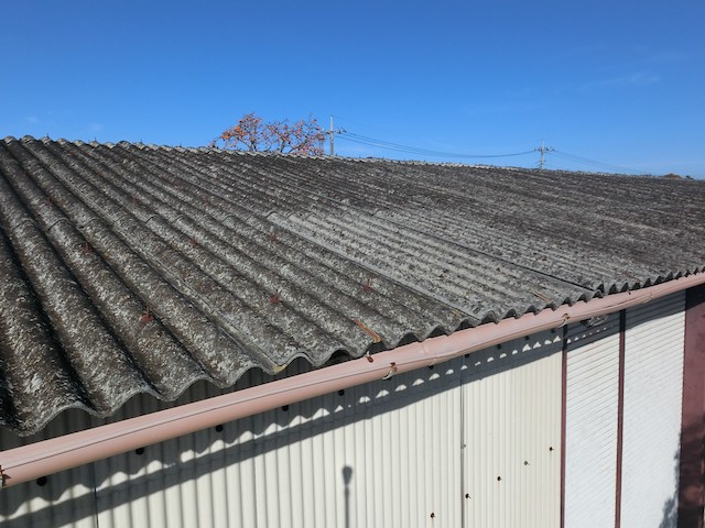 ひたちなか市の倉庫の大波石綿スレート屋根