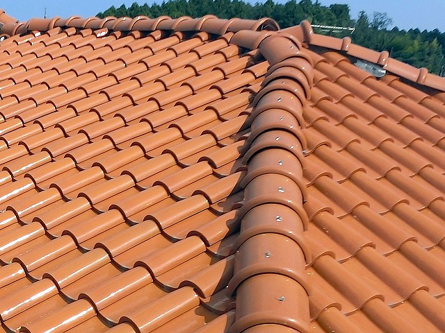 蛇行するように崩れていた施工前の棟